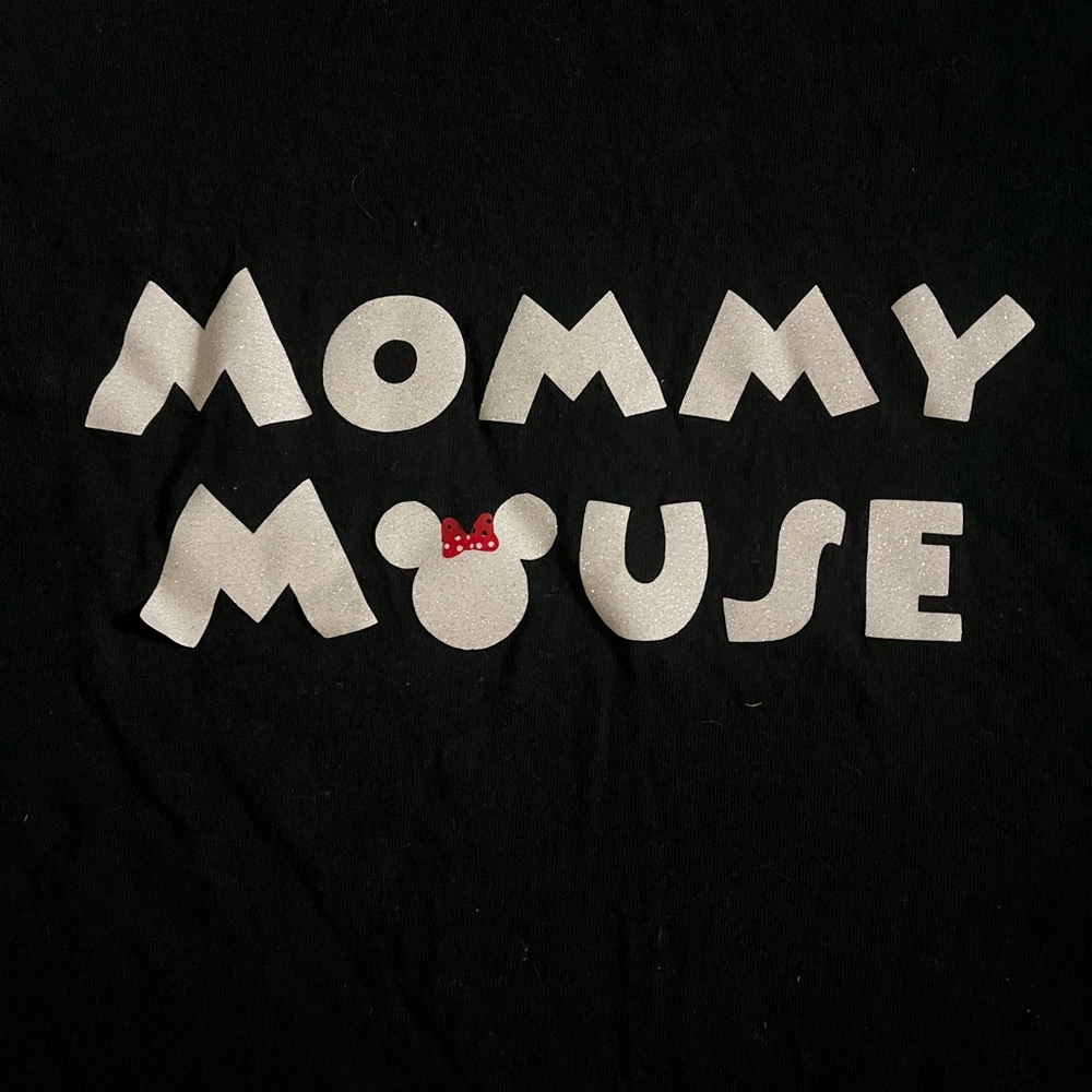 Minnie Mouse Mommy Mouse black t-shirt. Women’s size large.